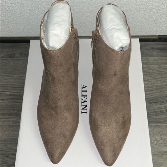 Alfani Step N' Flex Women's Armena Booties - Picture 2 of 7